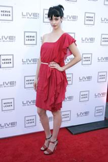 Krysten Ritter feet photo thumbnail