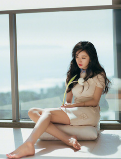 Mi Yang feet photo thumbnail