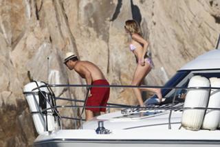 LeAnn Rimes feet photo thumbnail