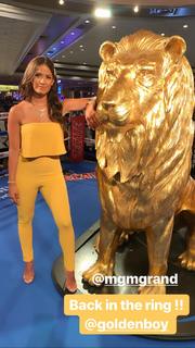 Rocsi Diaz feet photo thumbnail