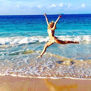 Sonya Kraus feet photo thumbnail