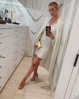 Rosie Huntington-Whiteley feet photo thumbnail