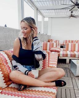 Katrina Bowden feet photo thumbnail