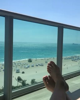 Eva Longoria feet photo thumbnail