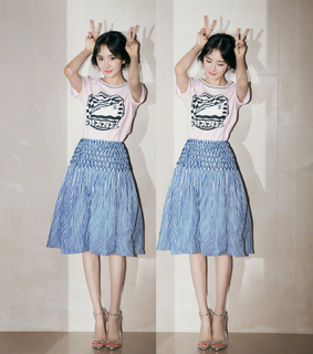 Mi Yang feet photo thumbnail