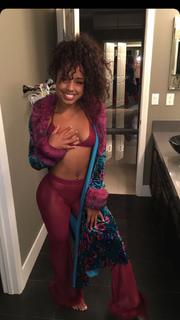 Qimmah Russo feet photo thumbnail