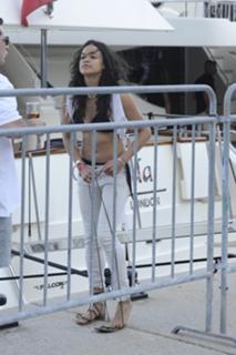Michelle Rodriguez feet photo thumbnail
