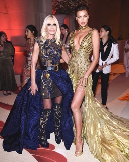 Irina Shayk feet photo thumbnail