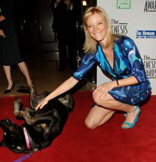 Amy Smart feet photo thumbnail