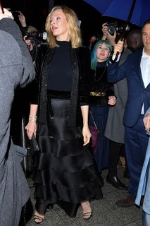 Uma Thurman feet photo thumbnail