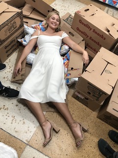 Olivia Holt feet photo thumbnail