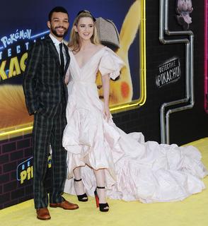 Kathryn Newton feet photo thumbnail
