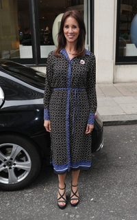 Andrea McLean feet photo thumbnail
