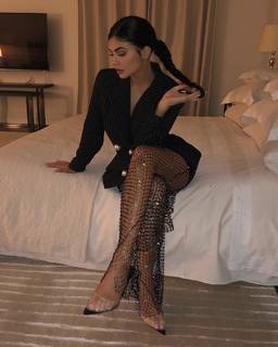 Kylie Jenner feet photo thumbnail