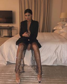 Kylie Jenner feet photo thumbnail