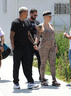 Amber Rose feet photo thumbnail