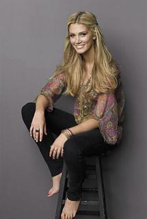 Delta Goodrem feet photo thumbnail