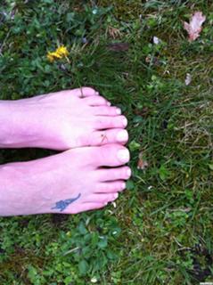 Charlize Theron feet photo thumbnail