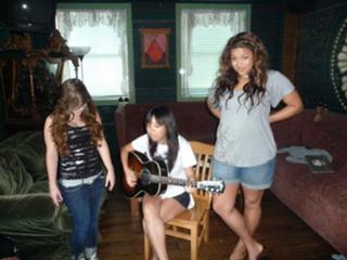 Jordin Sparks feet photo thumbnail