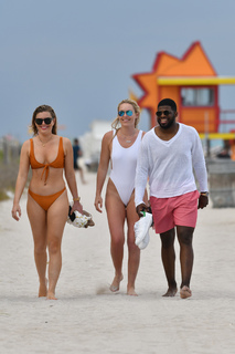 Lindsey Vonn feet photo thumbnail