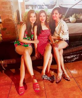 Kriti Sanon feet photo thumbnail