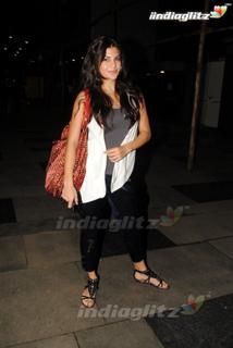 Jacqueline Fernandez feet photo thumbnail