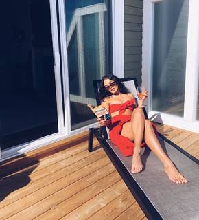 Vanessa Hudgens feet photo thumbnail