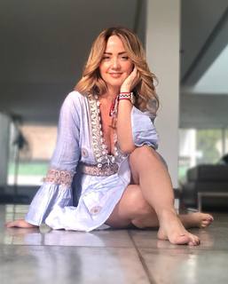 Andrea Legarreta feet photo thumbnail