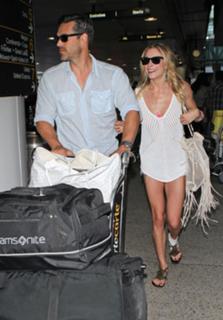 LeAnn Rimes feet photo thumbnail
