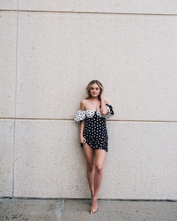 Kelsea Ballerini feet photo thumbnail