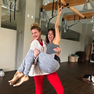 Brooke Burke feet photo thumbnail