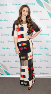 Lily Collins feet photo thumbnail