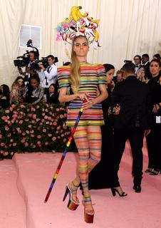 Cara Delevingne feet photo thumbnail