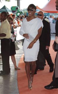 Kelly Rowland feet photo thumbnail