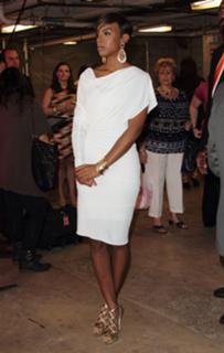 Kelly Rowland feet photo thumbnail