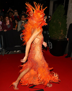 Kendall Jenner feet photo thumbnail