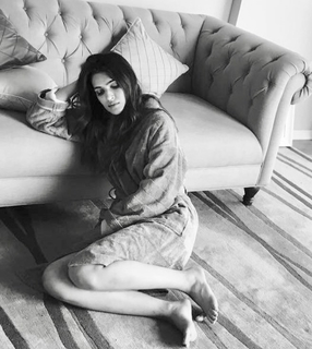Kriti Sanon feet photo thumbnail