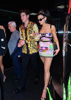 Dua Lipa feet photo thumbnail