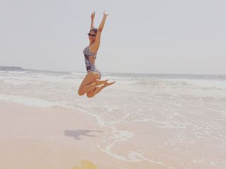 Mouni Roy feet photo thumbnail