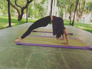 Mouni Roy feet photo thumbnail
