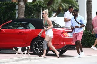 Lindsey Vonn feet photo thumbnail