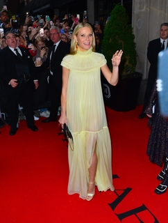 Gwyneth Paltrow feet photo thumbnail