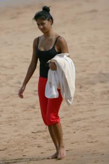 Nicole Scherzinger feet photo thumbnail