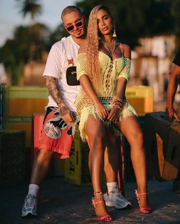 Anitta feet photo thumbnail