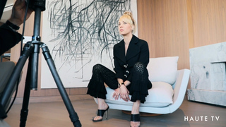 Kaley Cuoco feet photo thumbnail