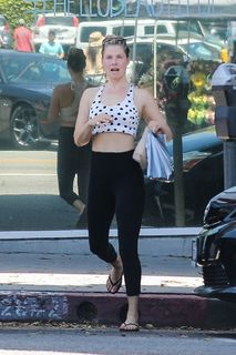 Ali Larter feet photo thumbnail