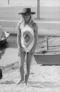 Brigitte Bardot feet photo thumbnail