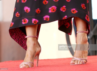 Jennifer Aniston feet photo thumbnail