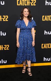 Kristin Davis feet photo thumbnail