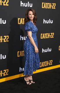 Kristin Davis feet photo thumbnail